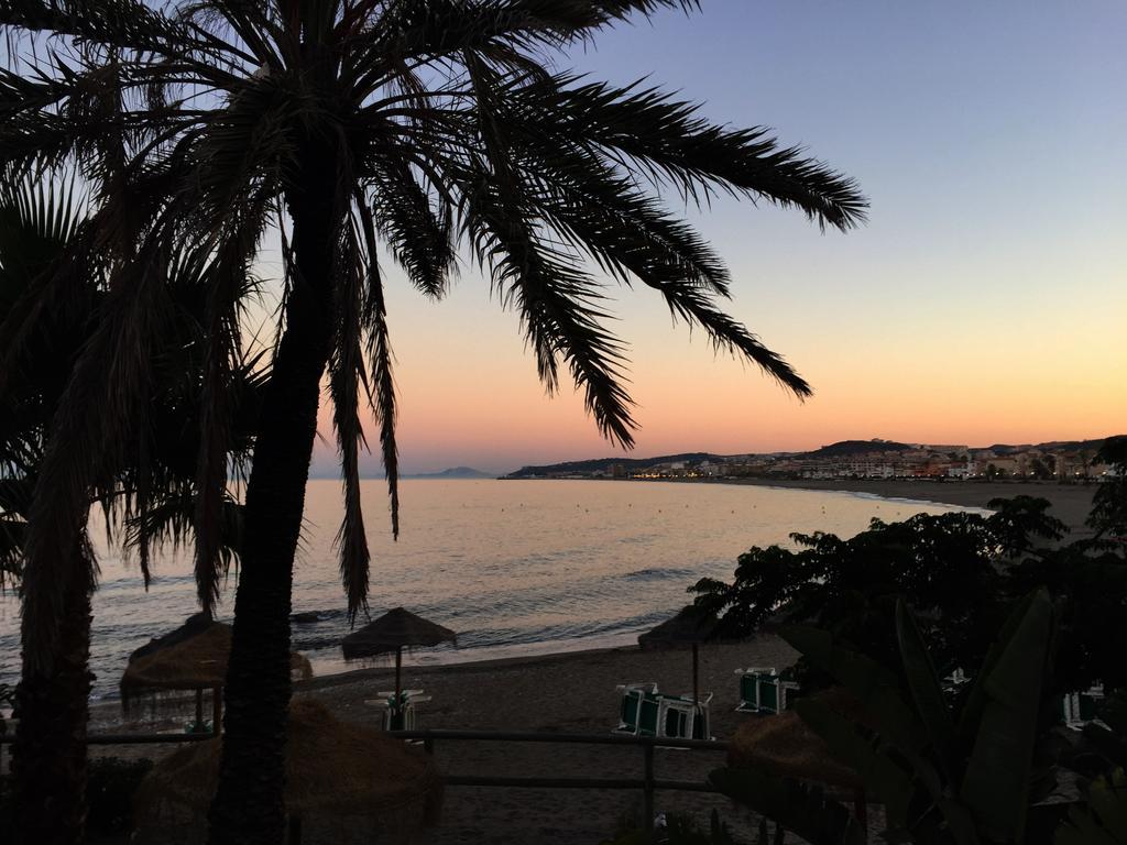 Апартаменти Bahia De Casares Естепона Номер фото