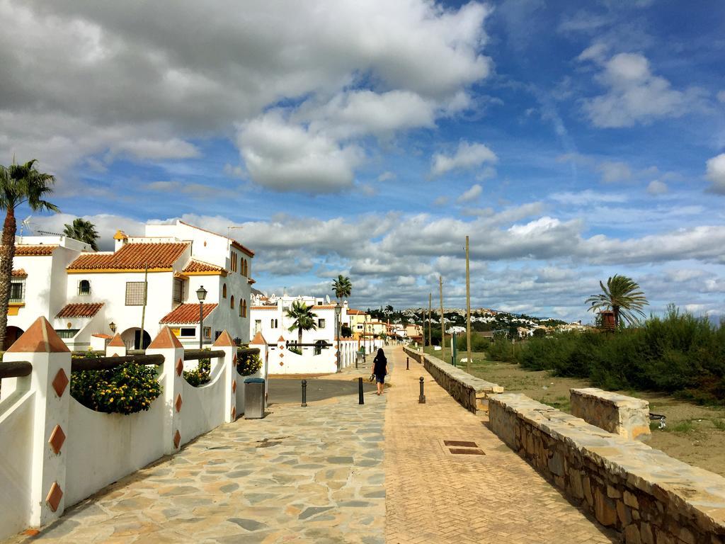 Апартаменти Bahia De Casares Естепона Номер фото
